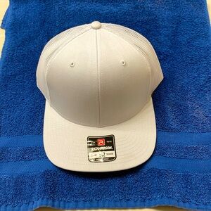 Richardson Original 112 Trucker Adjustable White hat. NWT